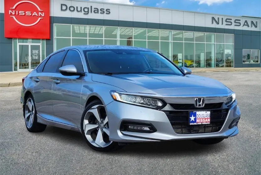 2019 Honda Accord Touring 2.0T photo 1