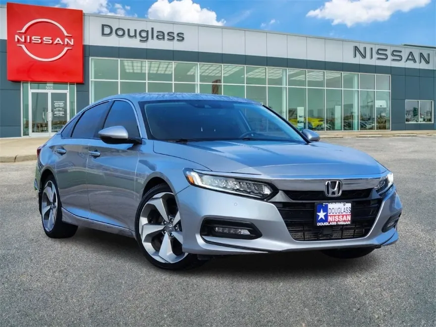 2019 Honda Accord Touring 2.0T photo 1