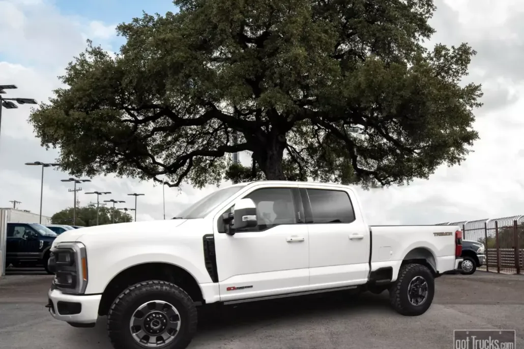 2023 Ford F-250 Lariat photo 1
