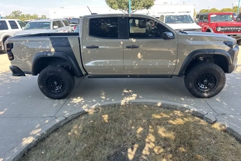 2023 Chevrolet Colorado Trail Boss photo 1