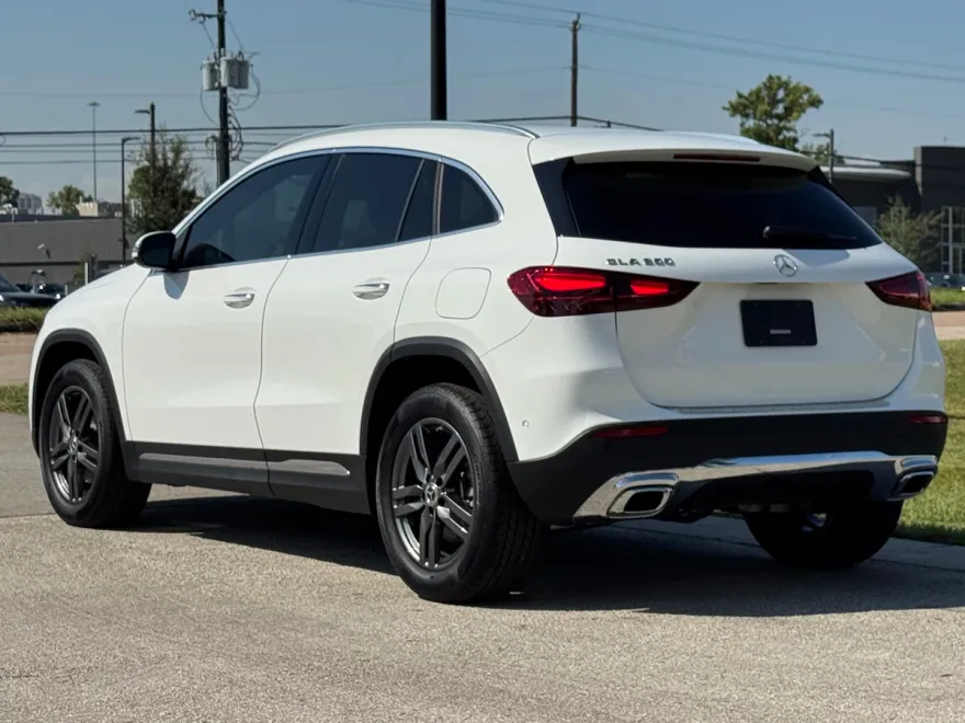 2025 Mercedes Benz GLA 250 photo 1