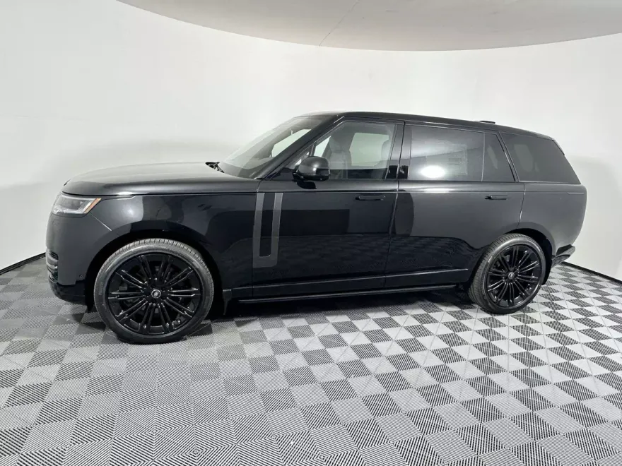 2025 Land Rover Range Rover SE photo 1