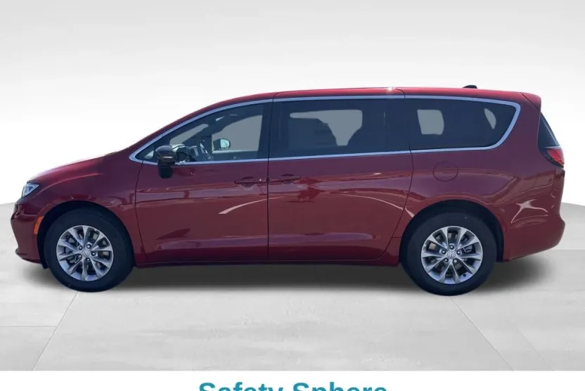 2025 Chrysler Pacifica photo 1