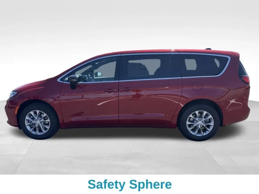 2025 Chrysler Pacifica photo 1