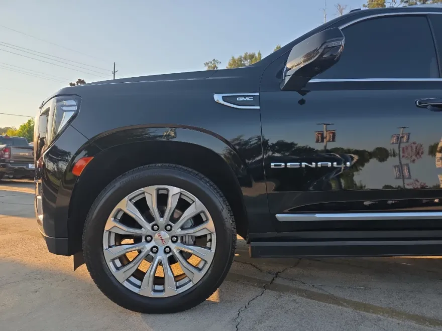 2022 Gmc Yukon Denali photo 1