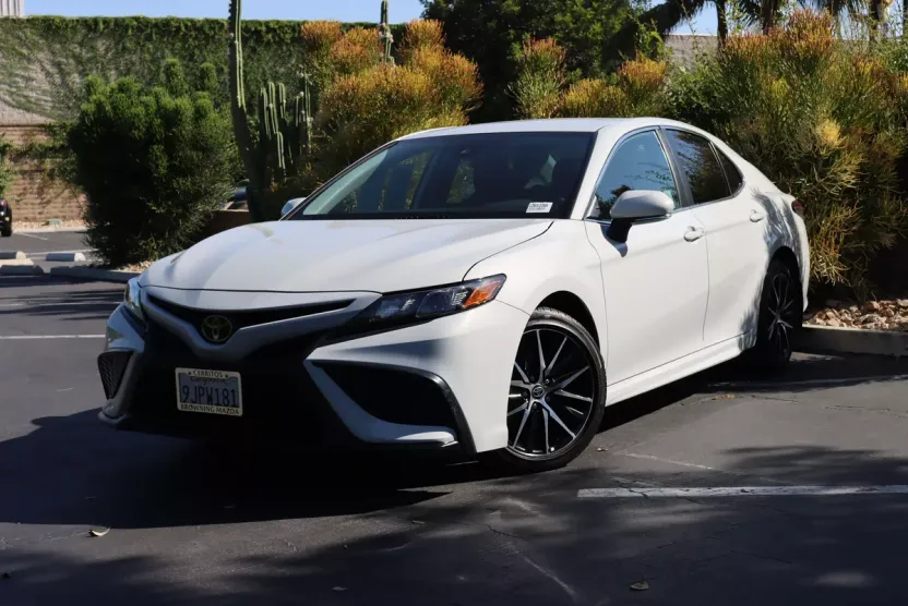 2024 Toyota Camry SE photo 1
