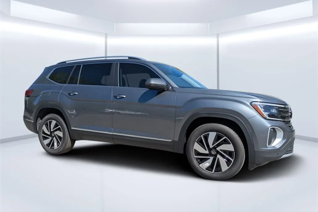 2025 Volkswagen Atlas SEL photo 1