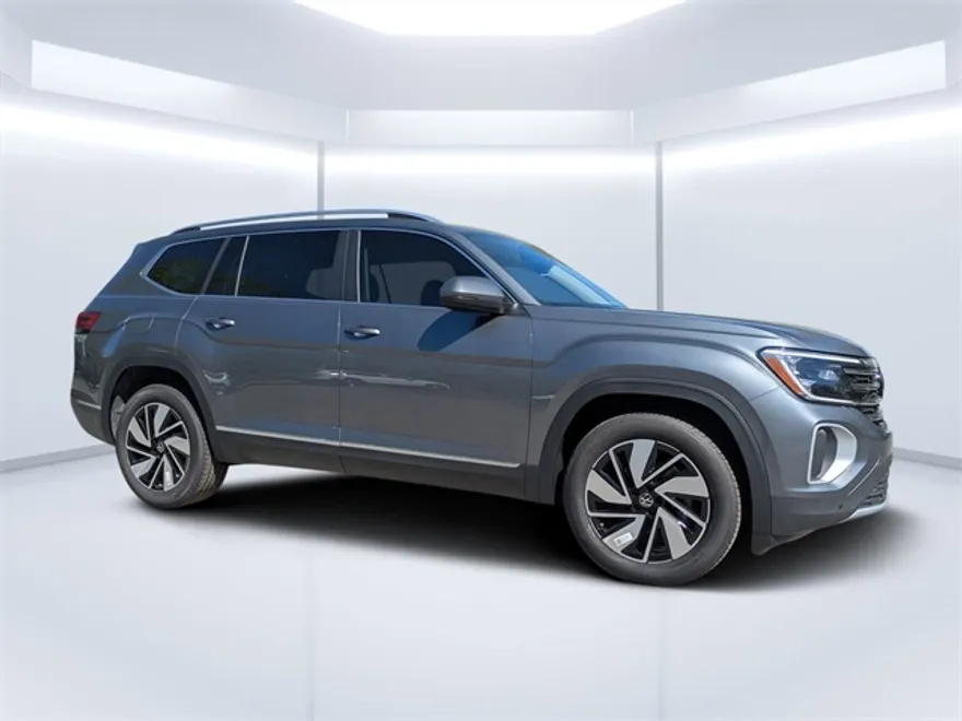 2025 Volkswagen Atlas SEL photo 1