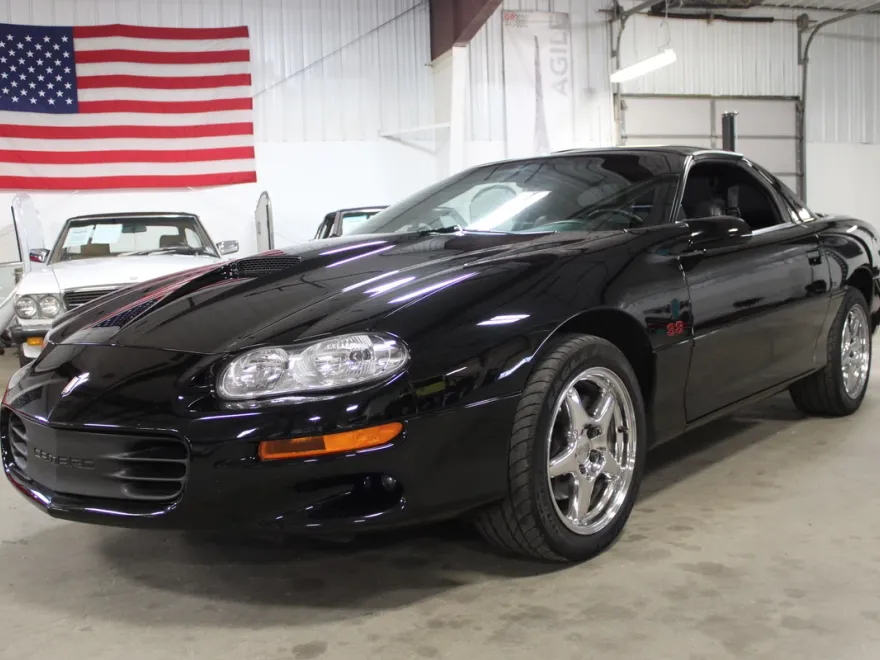 2000 Chevrolet Camaro SS photo 1