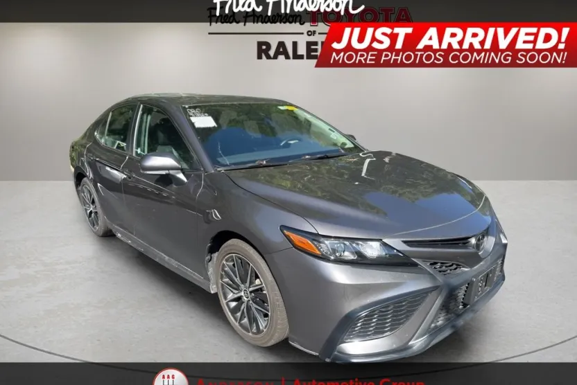 2024 Toyota Camry SE photo 1