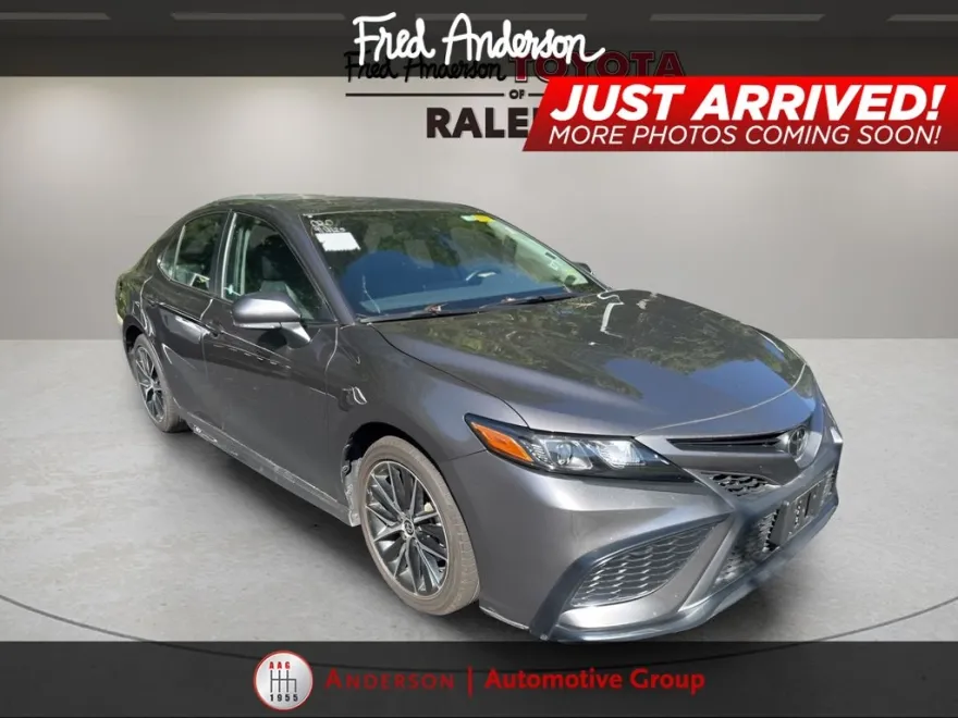 2024 Toyota Camry SE photo 1