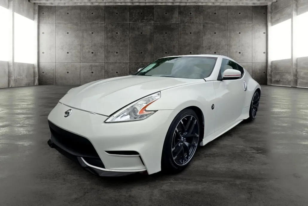 2016 Nissan 370Z Nismo photo 1