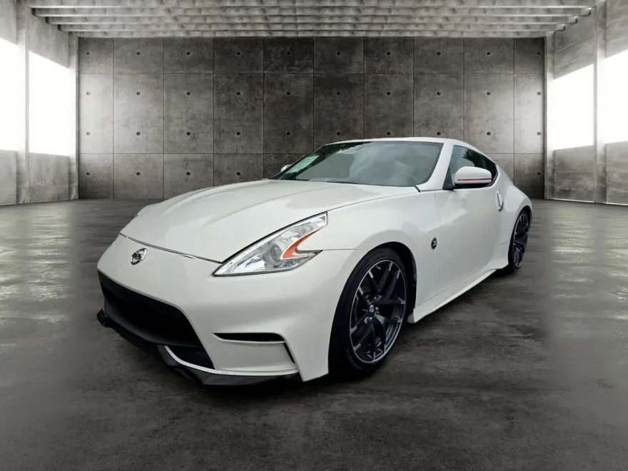 2016 Nissan 370Z Nismo photo 1