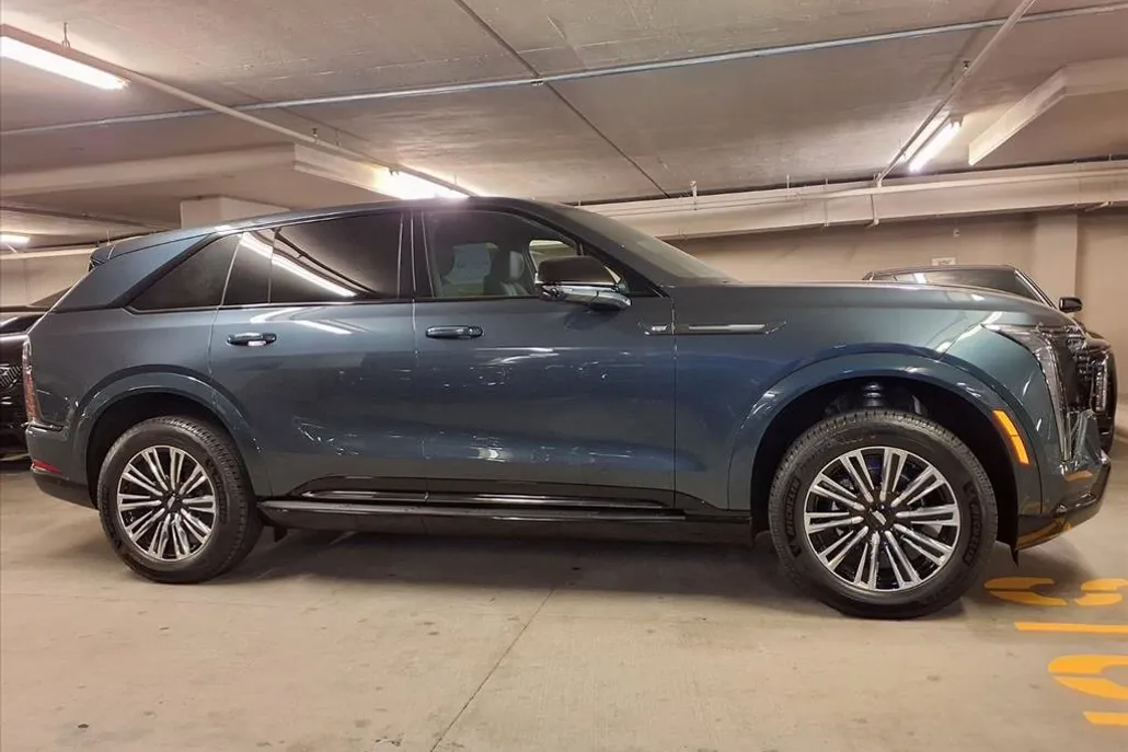 2026 Cadillac Escalade IQ Sport photo 1