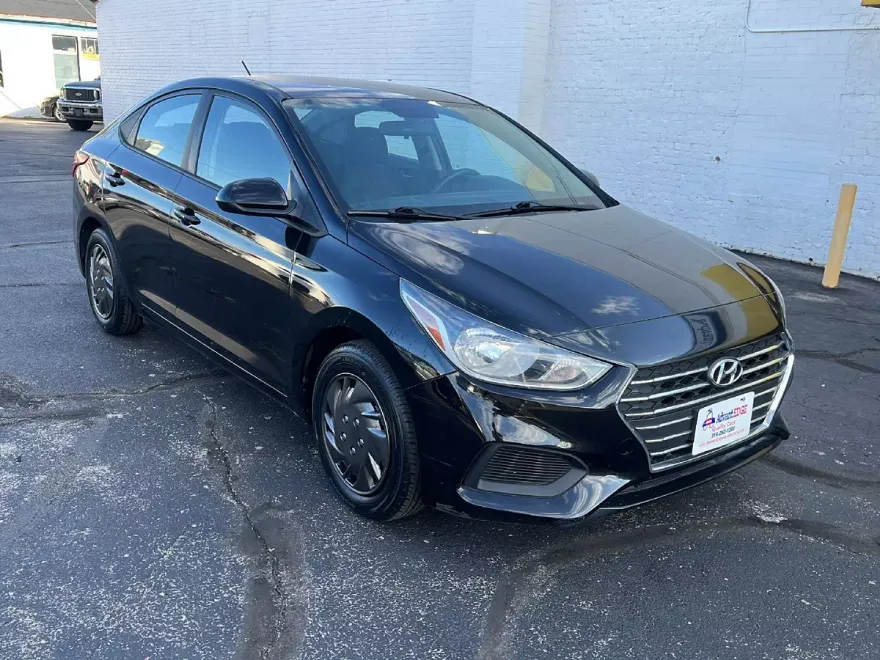 2020 Hyundai Accent SE photo 1