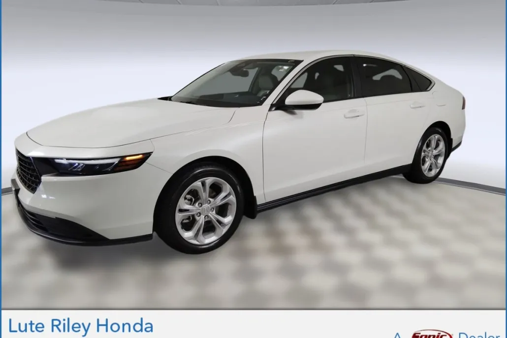 2025 Honda Accord LX photo 1