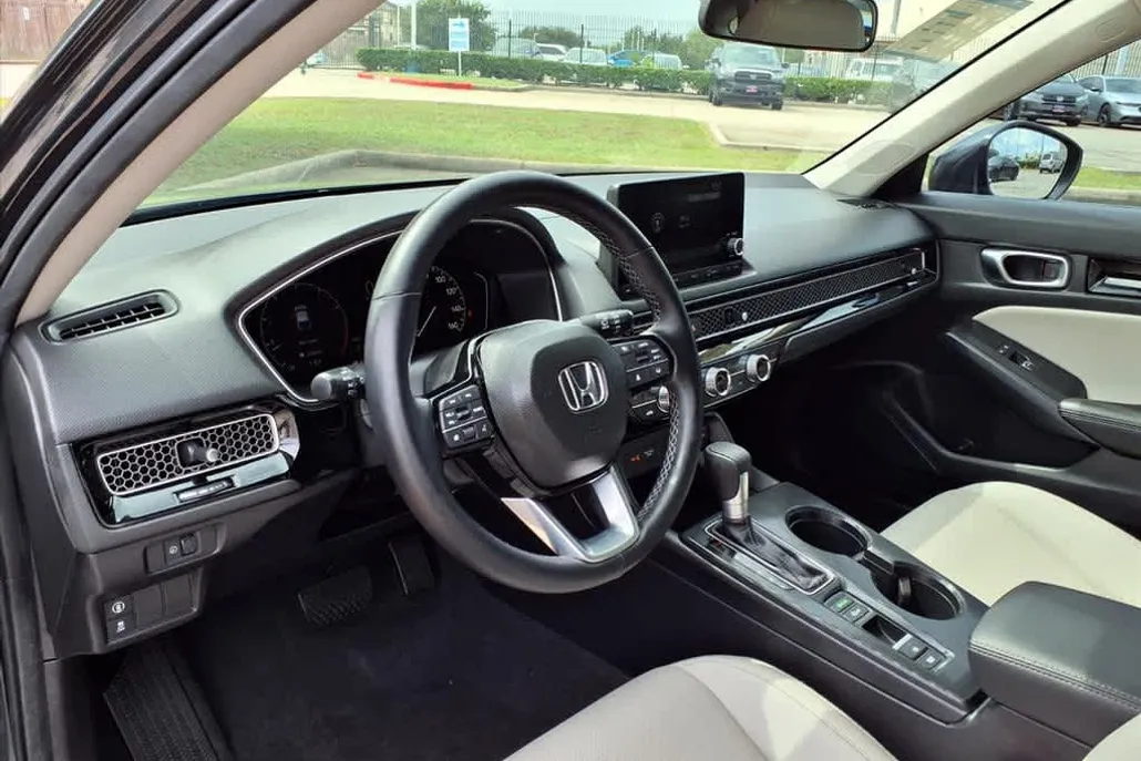 2024 Honda Civic Hatchback EX-L photo 1