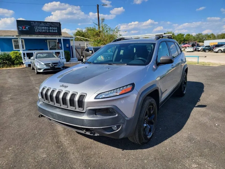 2015 Jeep Cherokee Trailhawk photo 1