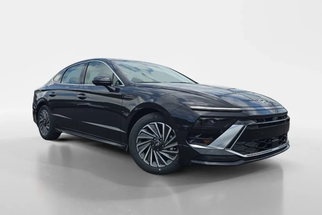 2025 Hyundai Sonata Hybrid Limited photo 1