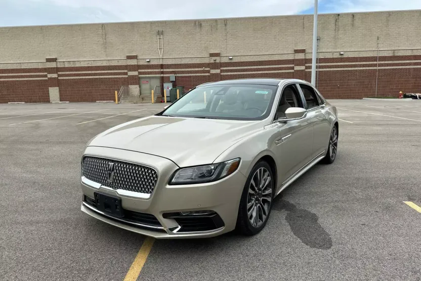 2017 Lincoln Continental Reserve photo 1