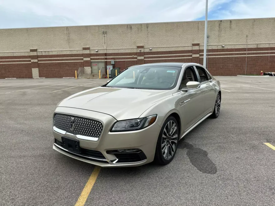 2017 Lincoln Continental Reserve photo 1