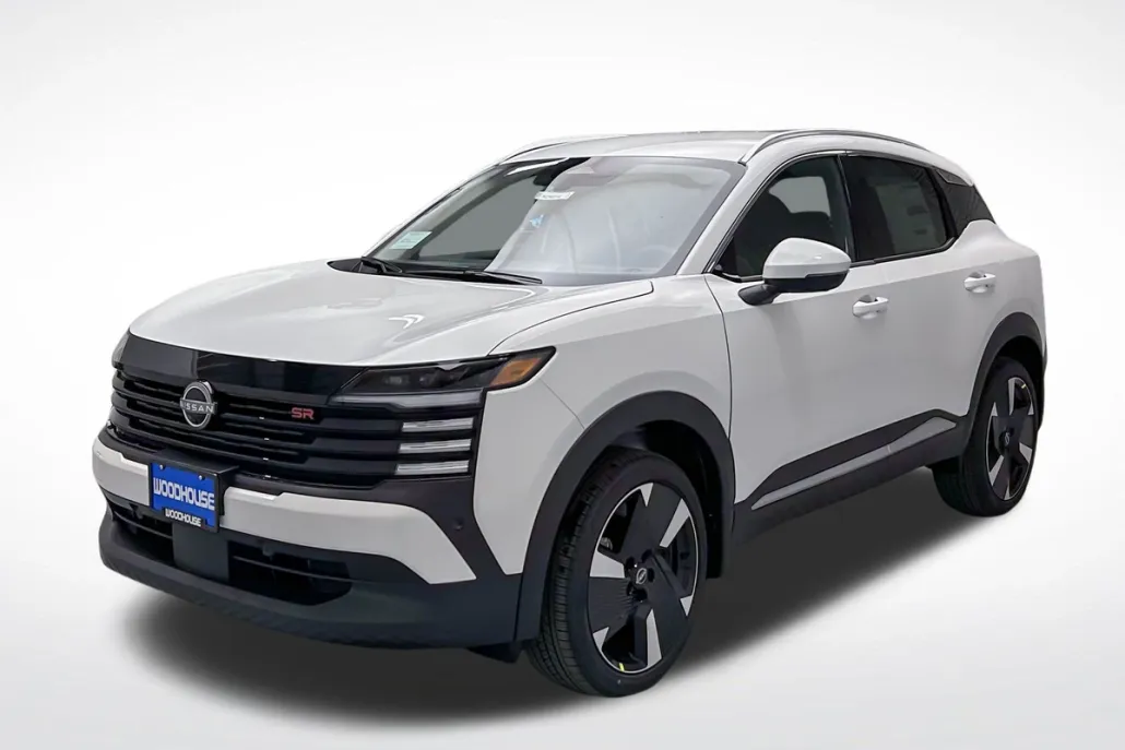 2025 Nissan Kicks SR photo 1