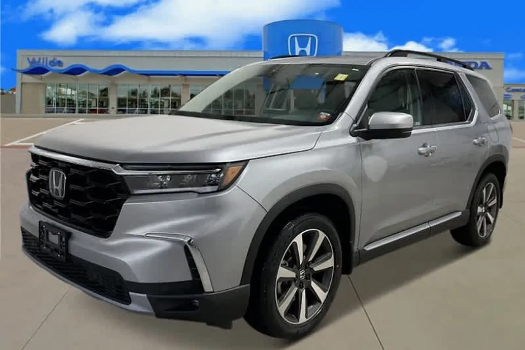 2025 Honda Pilot Touring photo 1