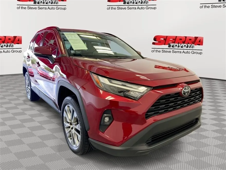 2023 Toyota RAV4 XLE Premium photo 1