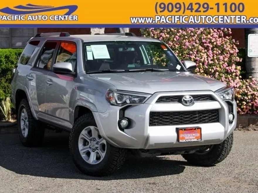 2019 Toyota 4Runner SR5 photo 1