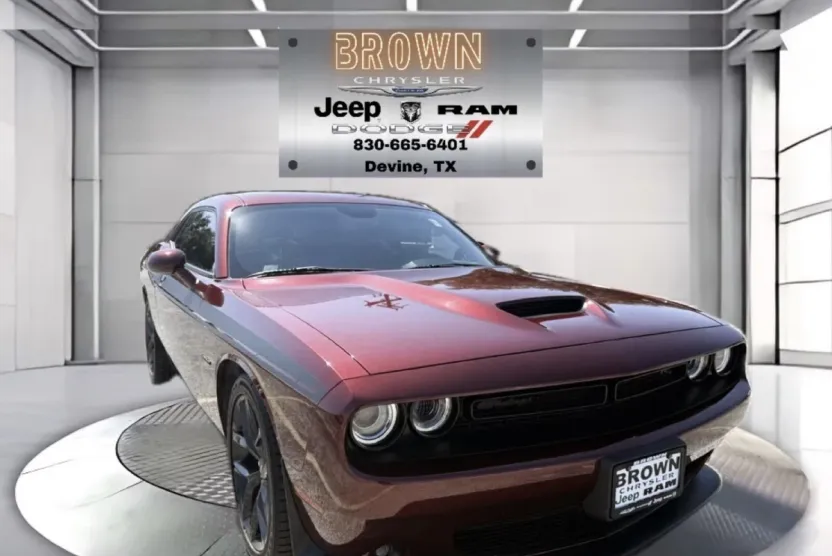 2022 Dodge Challenger R/T photo 1