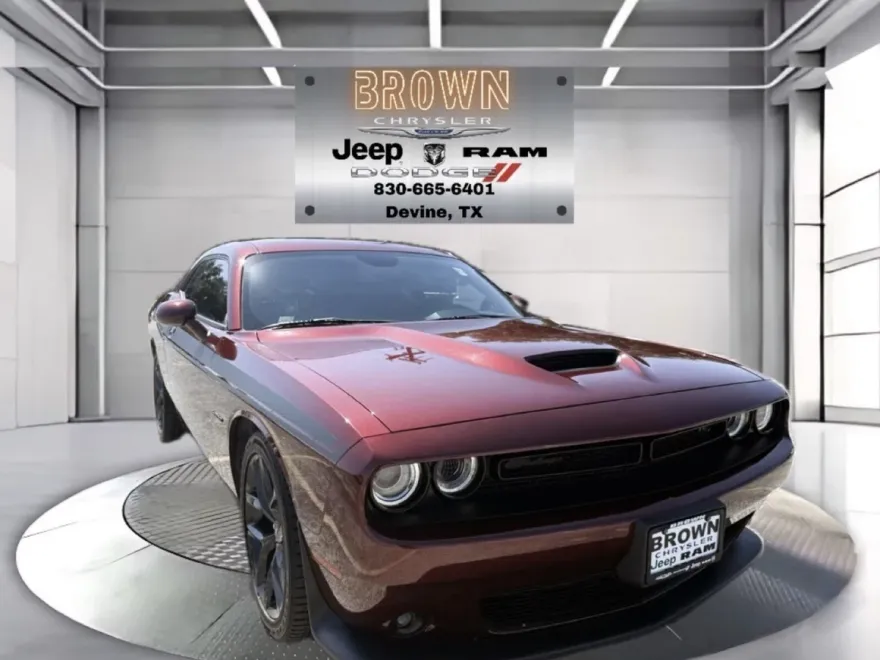 2022 Dodge Challenger R/T photo 1