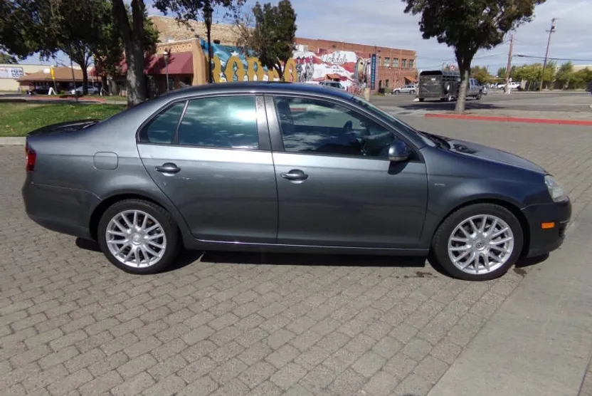 2009 Volkswagen Jetta 2.5 SEL TDI 2.0T Wolfsburg Edition photo 1