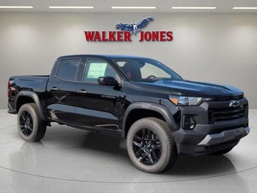 2025 Chevrolet Colorado Trail Boss photo 1