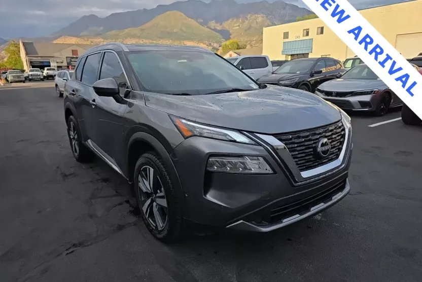 2023 Nissan Rogue SL photo 1