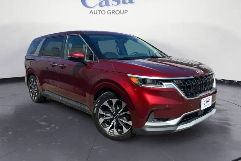 2023 Kia Carnival EX photo 1