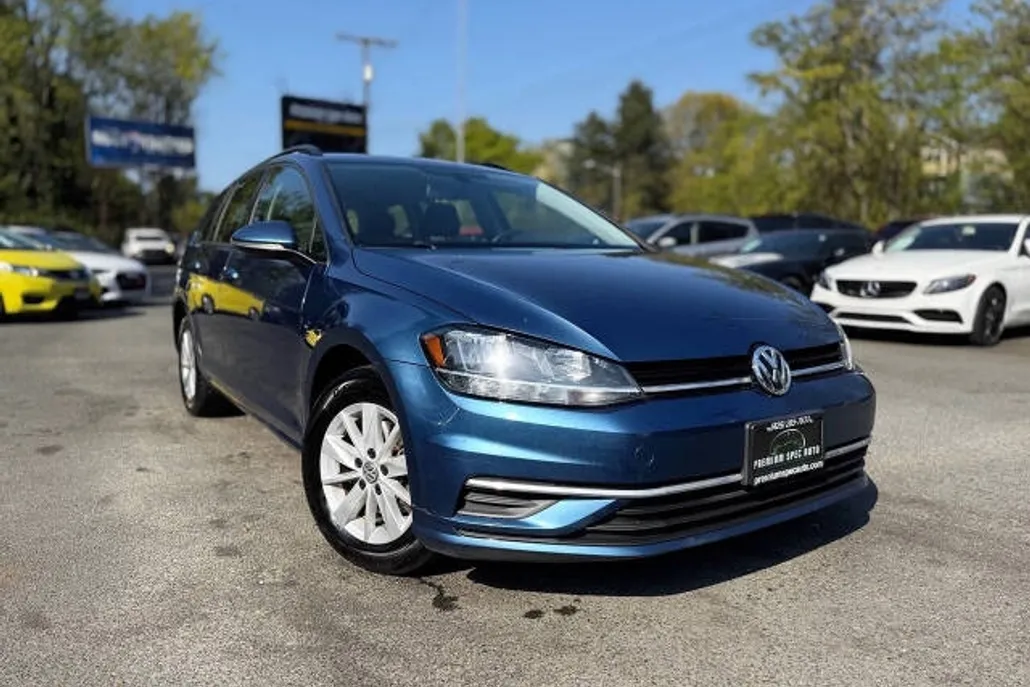 2019 Volkswagen Golf SportWagen S photo 1