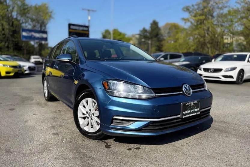 2019 Volkswagen Golf SportWagen S photo 1