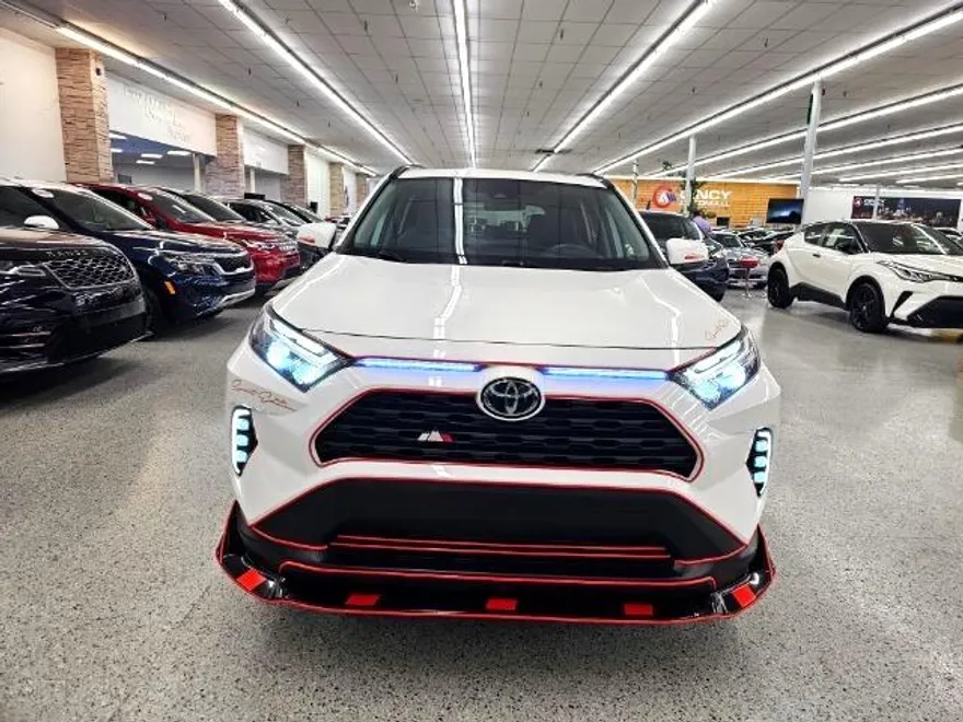 2022 Toyota RAV4 XLE photo 1