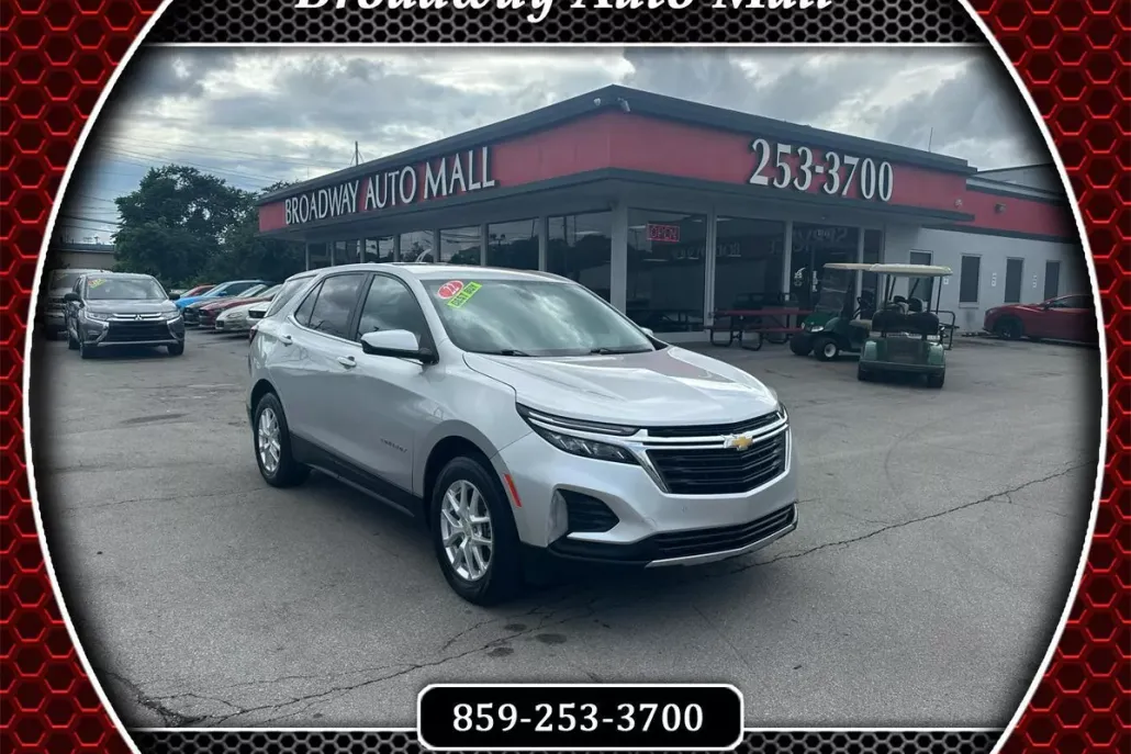 2022 Chevrolet Equinox LT photo 1