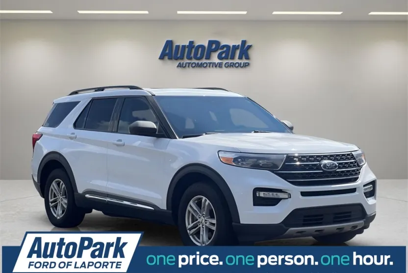 2022 Ford Explorer XLT photo 1