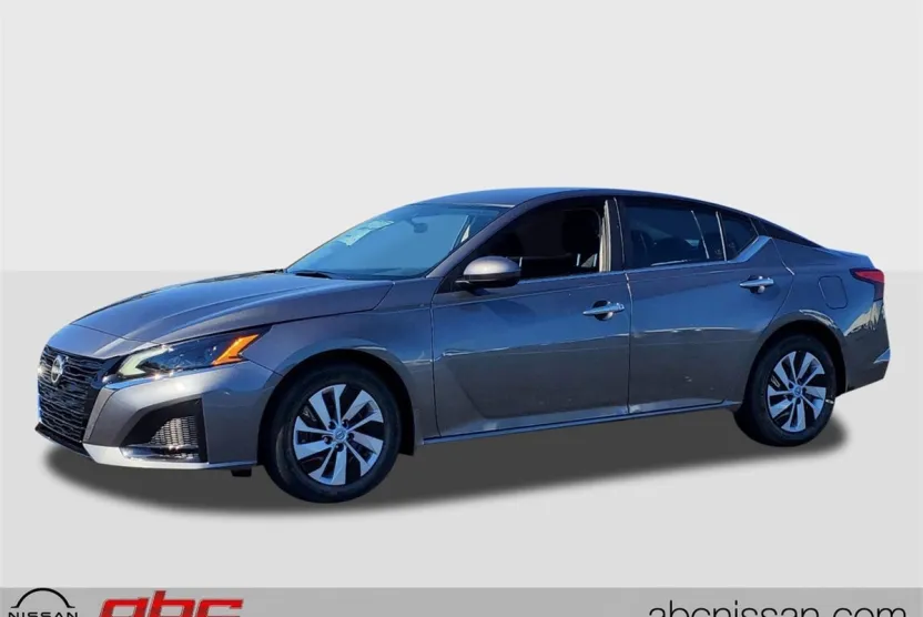 2025 Nissan Altima S photo 1