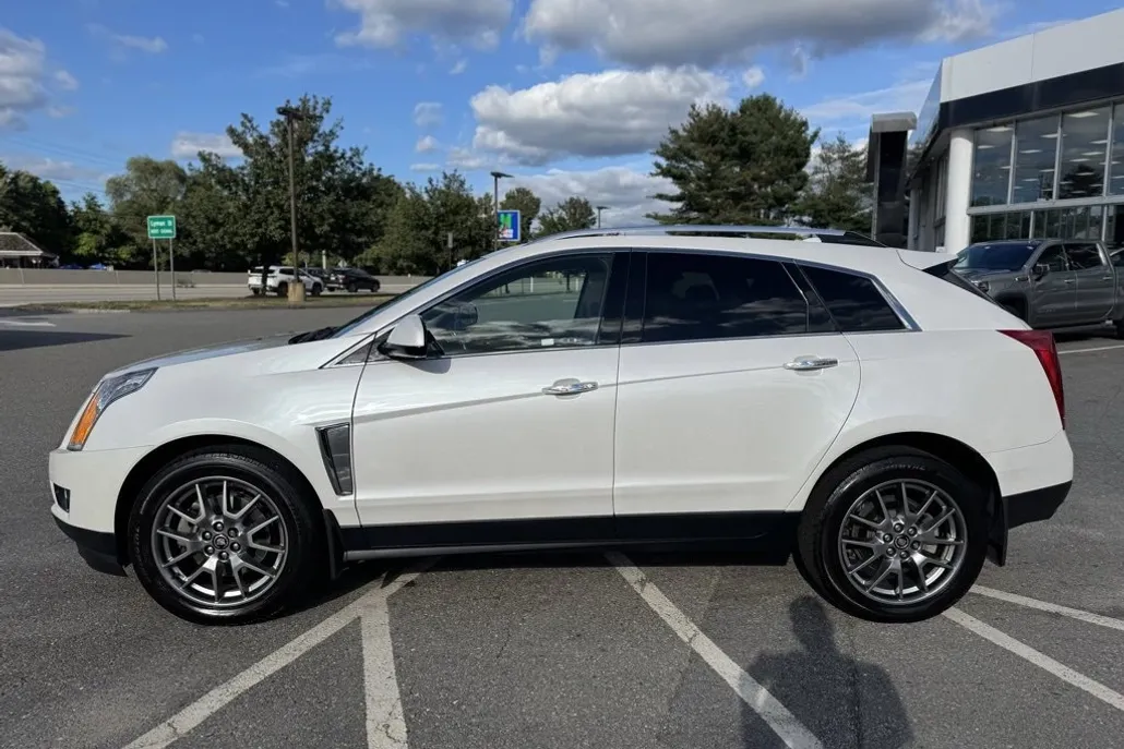 2016 Cadillac SRX Performance photo 1