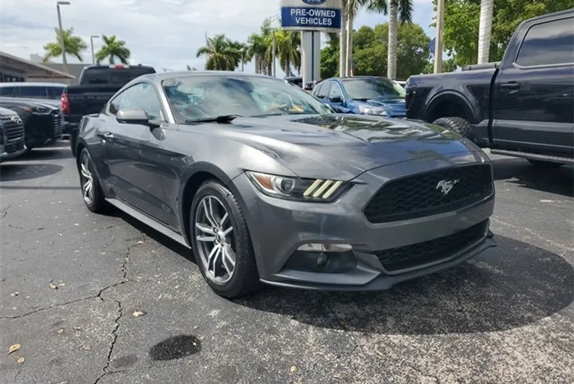 2016 Ford Mustang EcoBoost photo 1