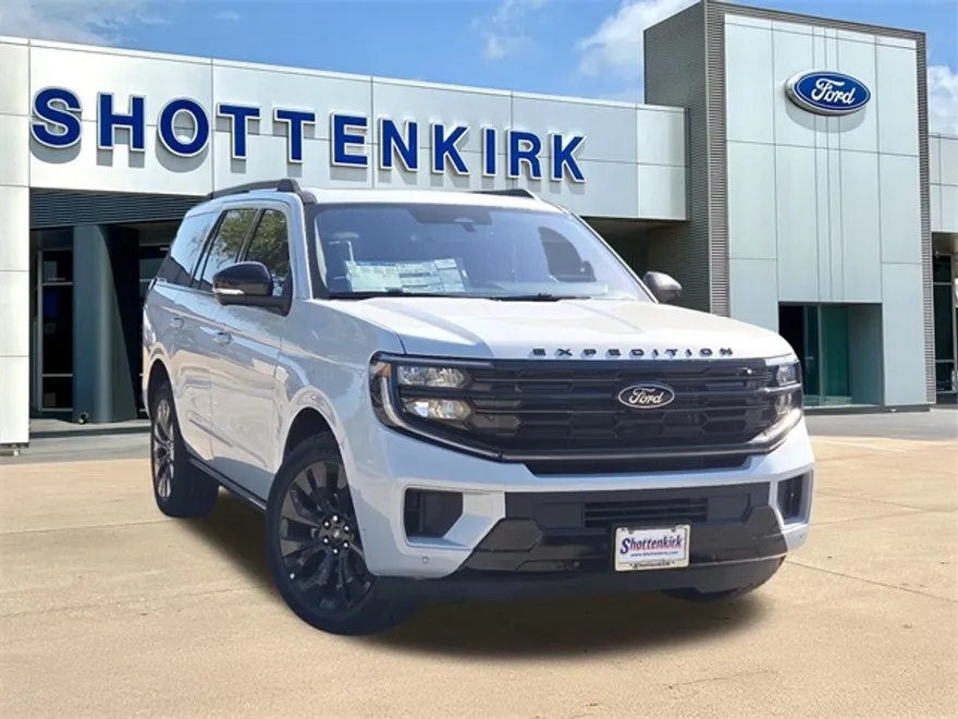 2025 Ford Expedition Platinum photo 1