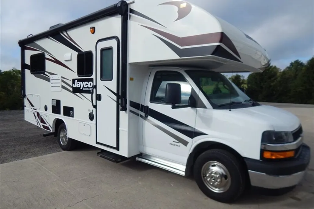 2020 Chevrolet Express Cutaway photo 1