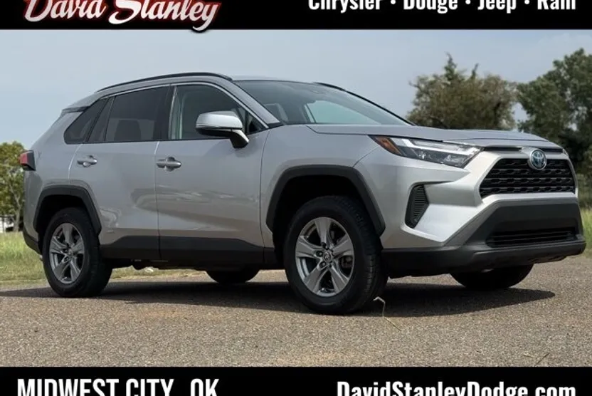 2022 Toyota RAV4 Hybrid XLE photo 1