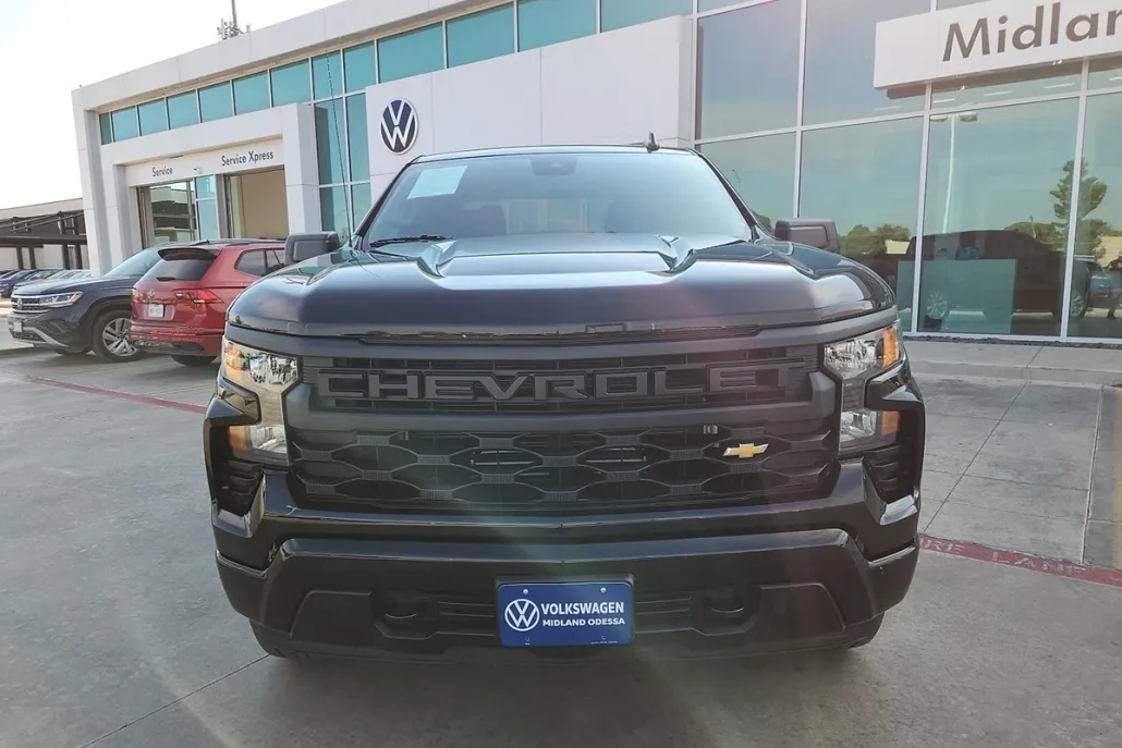 2022 Chevrolet Silverado 1500 Custom photo 1