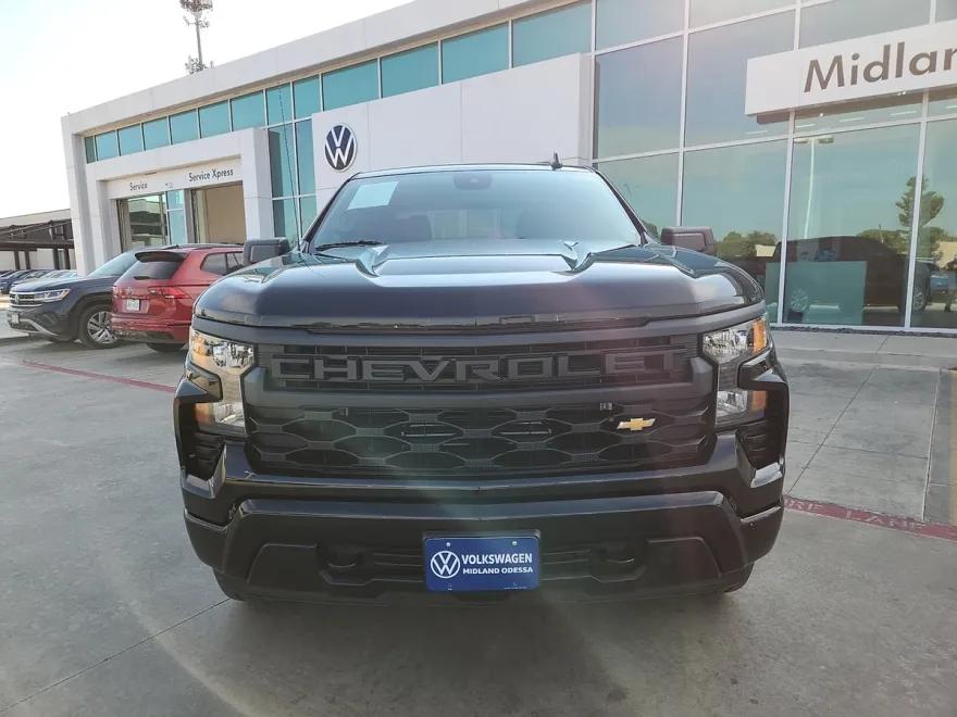 2022 Chevrolet Silverado 1500 Custom photo 1