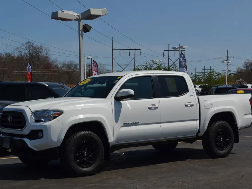 2022 Toyota Tacoma SR5 photo 1