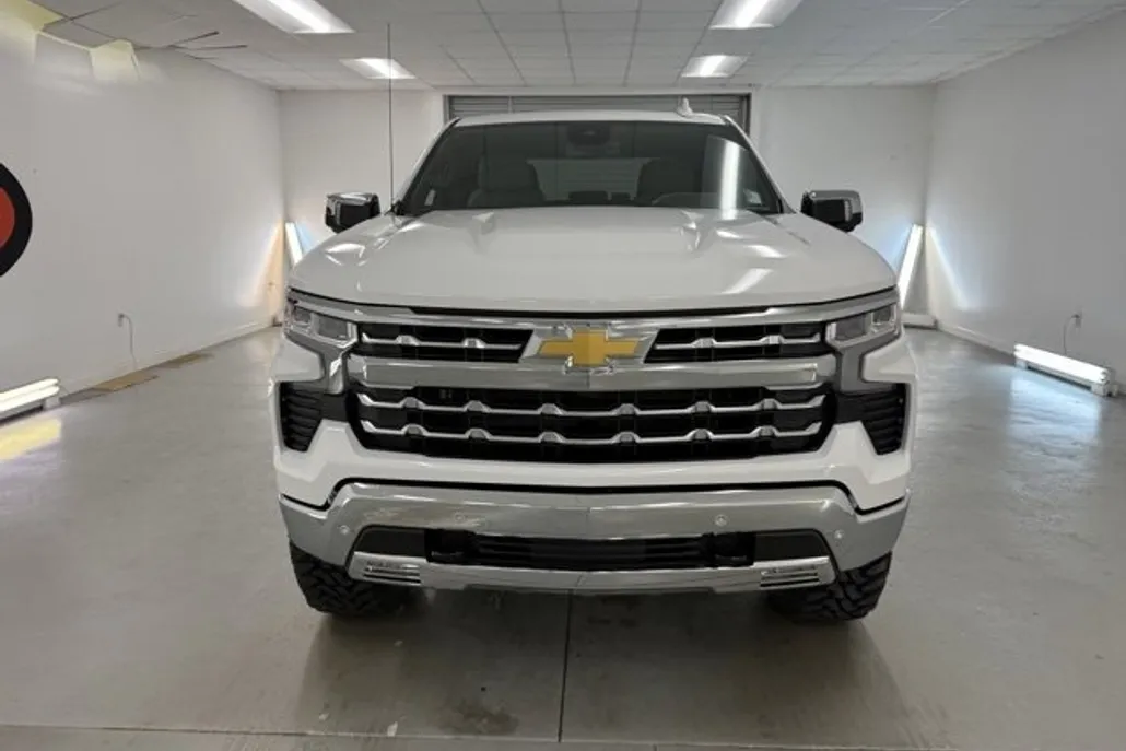 2026 Chevrolet Silverado LTZ photo 1